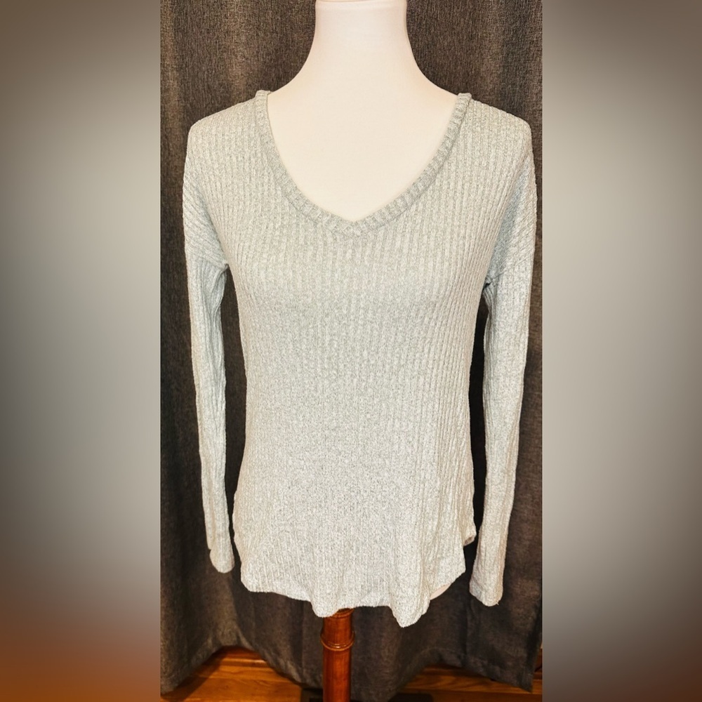 American Eagle Outfitters V-Neck Ribbed Long Sleeve Top - Light Gray